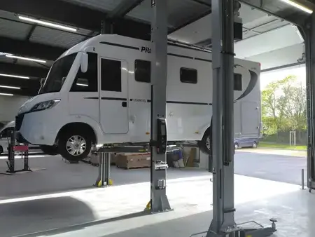 camping-car knaus à Lesneven - image 3